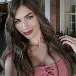 Meet your Posher, Yanna